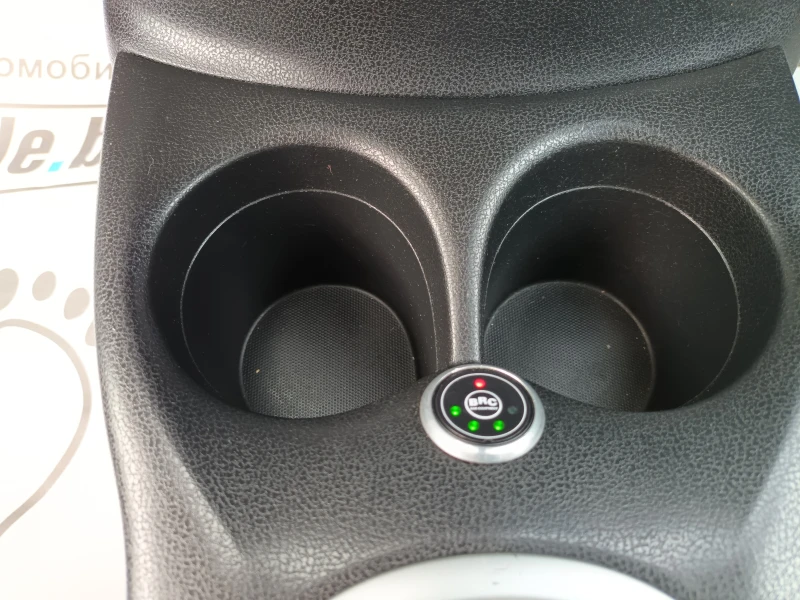 Nissan Note Фабрична газ/NAVI, снимка 12 - Автомобили и джипове - 51942254