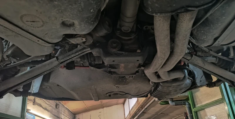 BMW 318, снимка 9 - Автомобили и джипове - 52775752