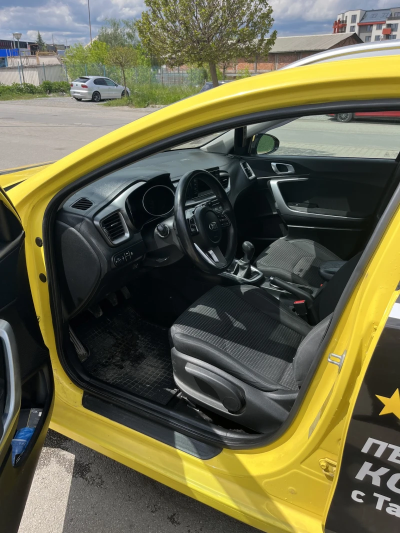 Kia Ceed, снимка 6 - Автомобили и джипове - 53076868