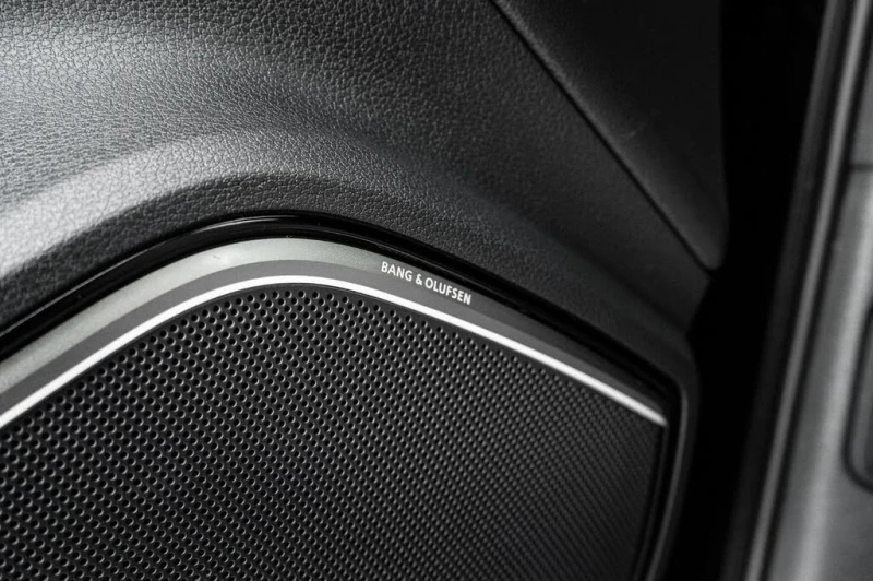 Audi S3 quattro* Technik* АвтоКредит* (ЦЕНА ДО БГ), снимка 13 - Автомобили и джипове - 53499719