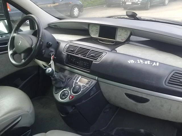 Peugeot 807 2.2i /2.0 16V HDI, снимка 10 - Автомобили и джипове - 48320157