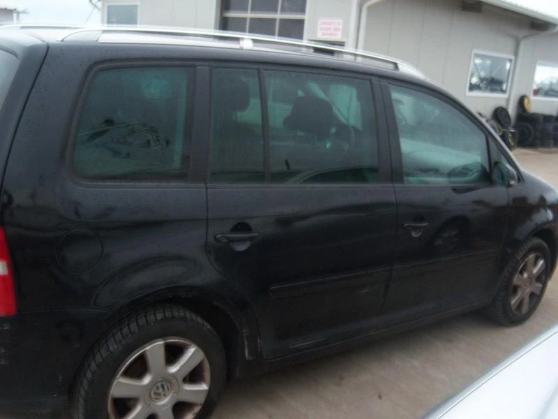 VW Touran 3 броя  1.6 FSI 6ск. 1,9tdi , снимка 6 - Автомобили и джипове - 23729245