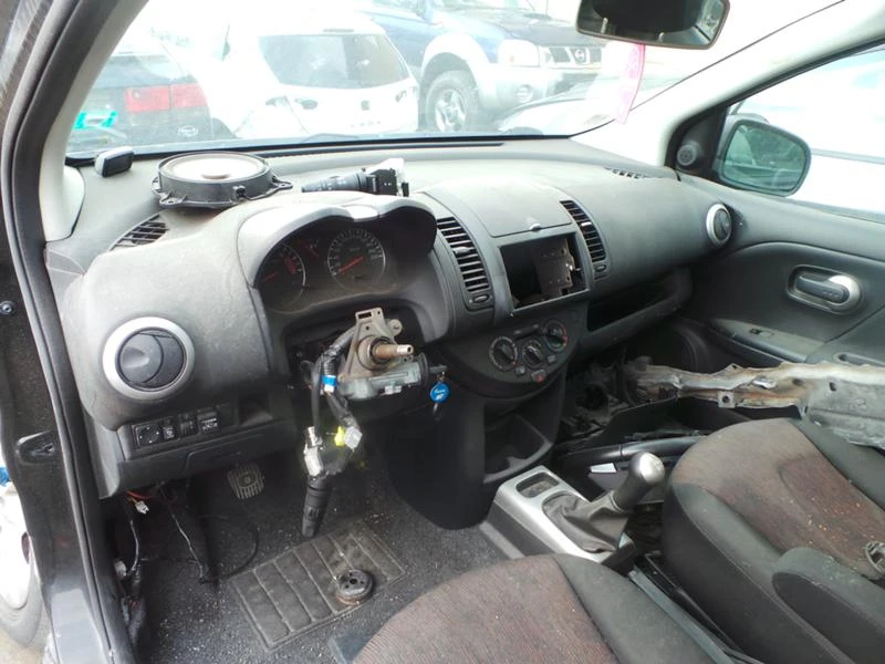 Nissan Note 1.4i, снимка 3 - Автомобили и джипове - 47850538