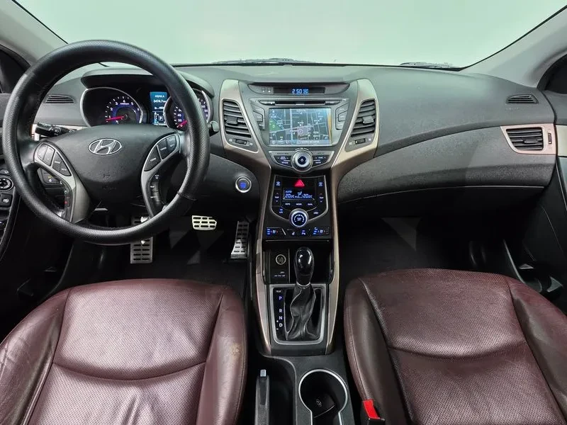 Hyundai Elantra 1.6 GDI PREMIUM, снимка 7 - Автомобили и джипове - 56304048