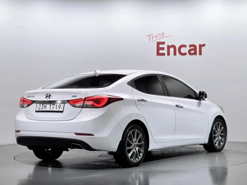Hyundai Elantra 1.6 GDI PREMIUM, снимка 2 - Автомобили и джипове - 56304048
