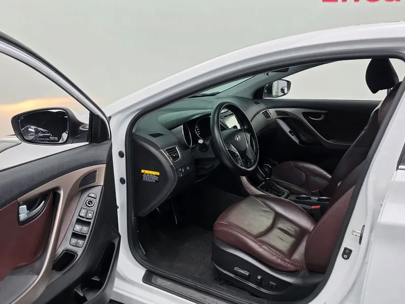 Hyundai Elantra 1.6 GDI PREMIUM, снимка 10 - Автомобили и джипове - 56304048