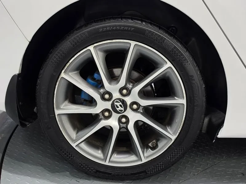 Hyundai Elantra 1.6 GDI PREMIUM, снимка 5 - Автомобили и джипове - 56304048