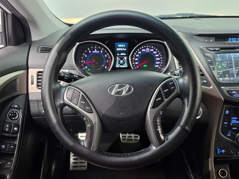 Hyundai Elantra 1.6 GDI PREMIUM, снимка 13 - Автомобили и джипове - 56304048