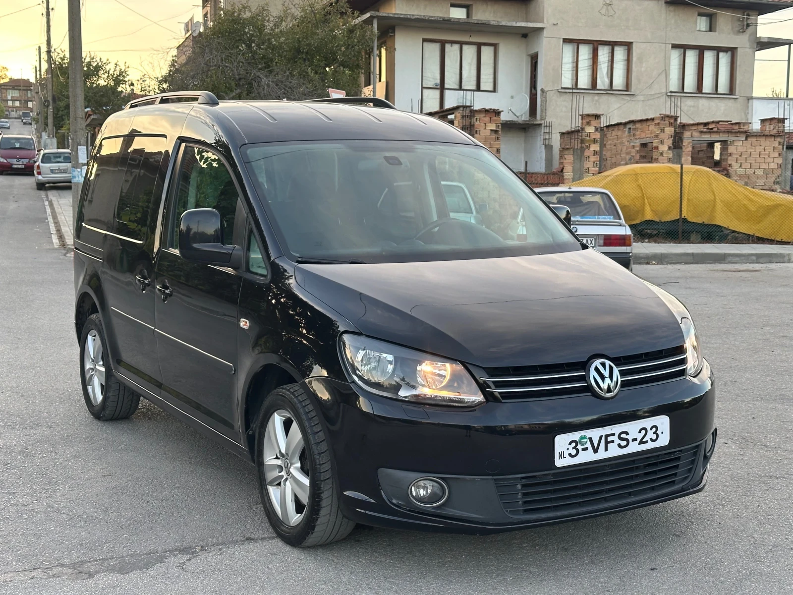 VW Caddy 2.0TDI - изображение 2