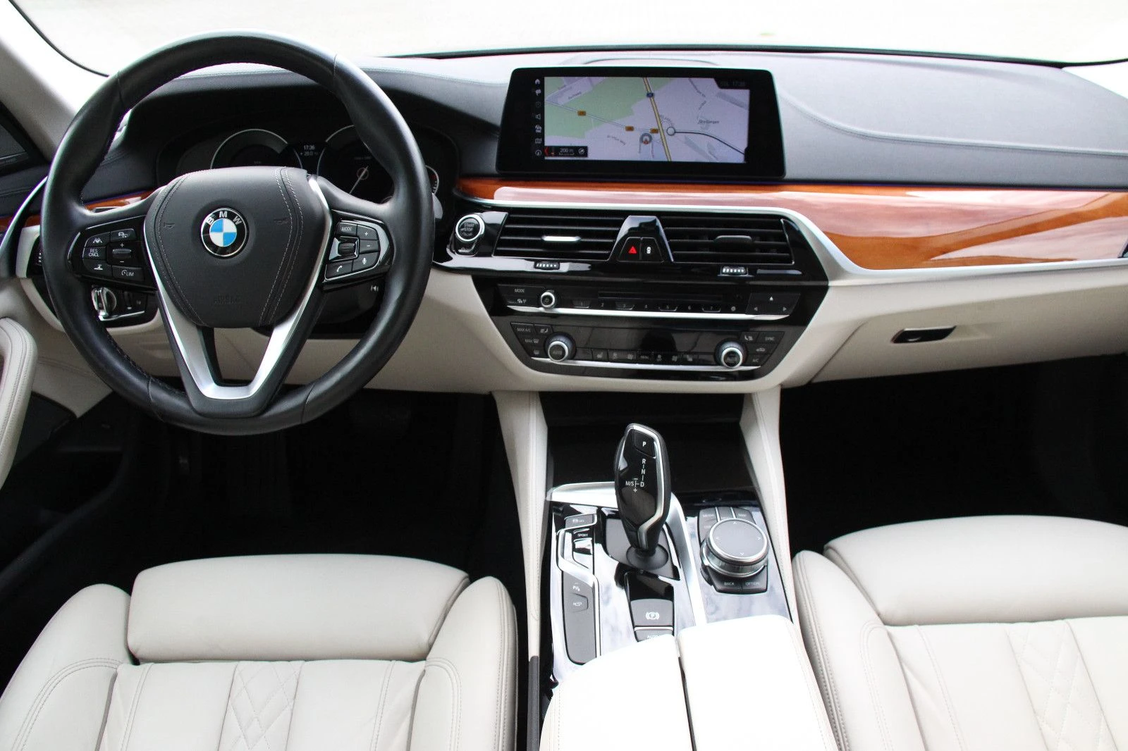 BMW 540 xDRIVE/320HP/KEYDISPLAY/HUD/360 CAM/NAVI/431b - изображение 10