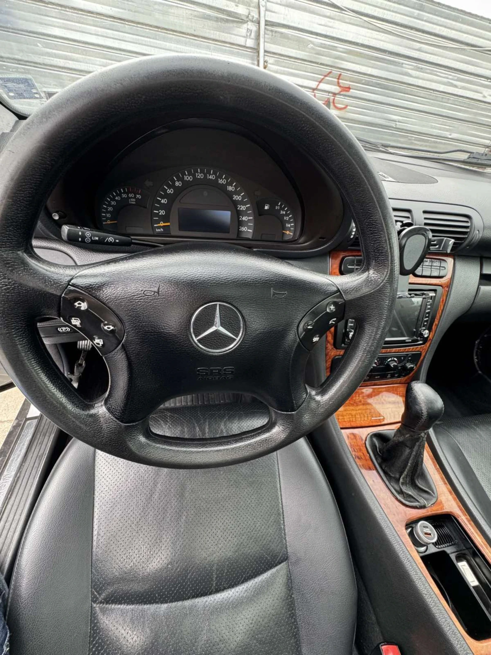 Mercedes-Benz C 200  - изображение 8