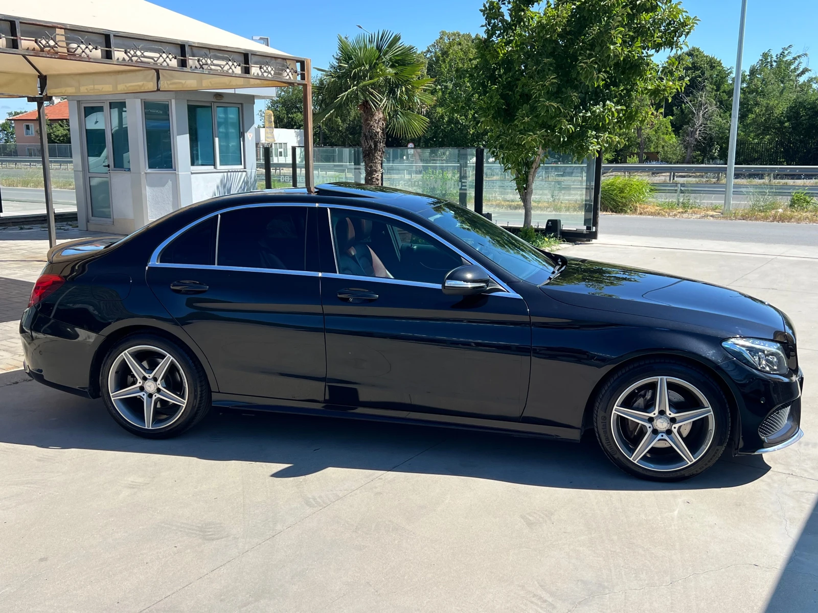 Mercedes-Benz C 220 d, AMG LINE, HEAD UP, COMAND+ CAMERA, FULL SERVICE - изображение 4
