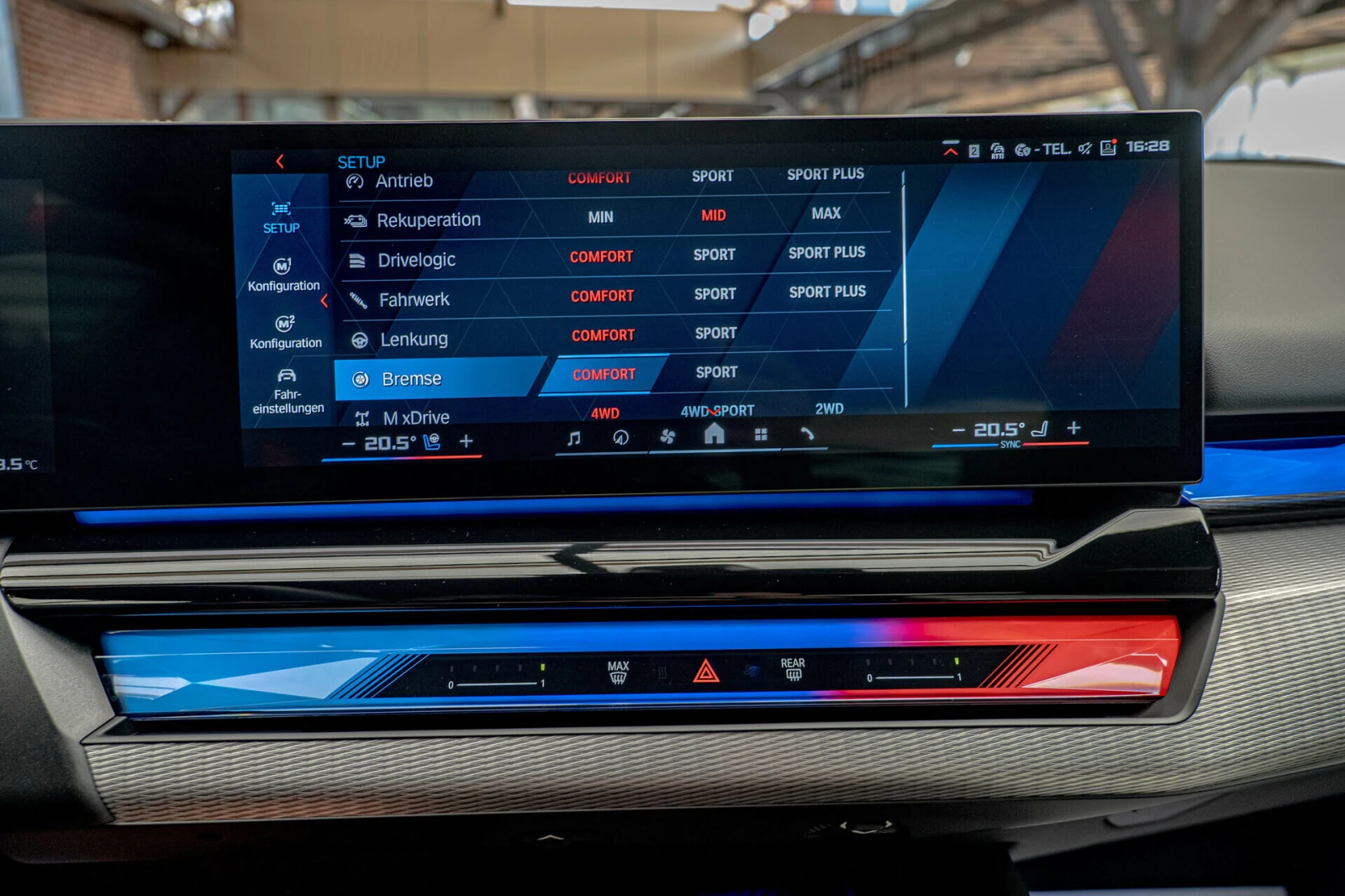 BMW M5 4.4 V8 Hybrid//Bower&Wilkins/HuD/ | Mobile.bg   14