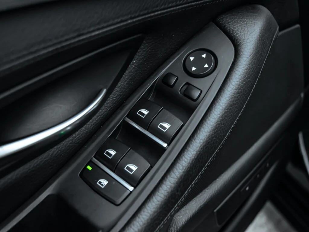 BMW 535 * 535i| xDrive| AWD| NAV| LOADED| LOW KM * CARFAX  | Mobile.bg � ����������� 12