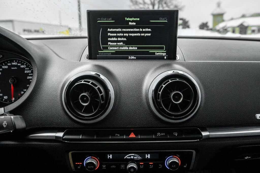 Audi S3 quattro* Technik* АвтоКредит* (ЦЕНА ДО БГ) - изображение 10