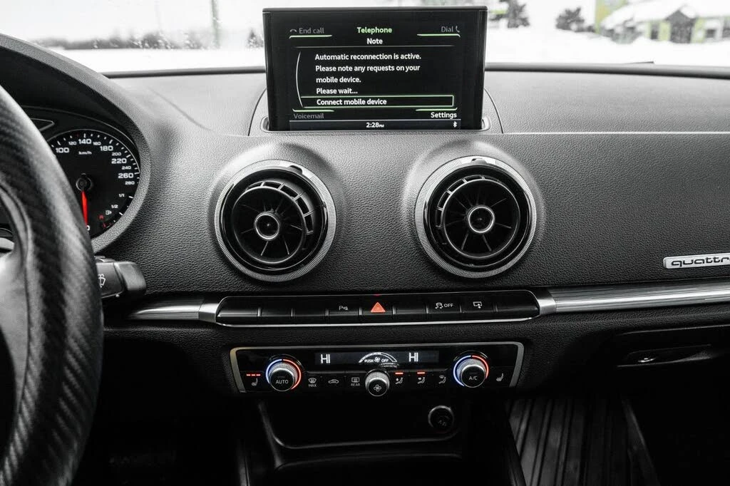 Audi S3 quattro* Technik* АвтоКредит* (ЦЕНА ДО БГ) - изображение 7