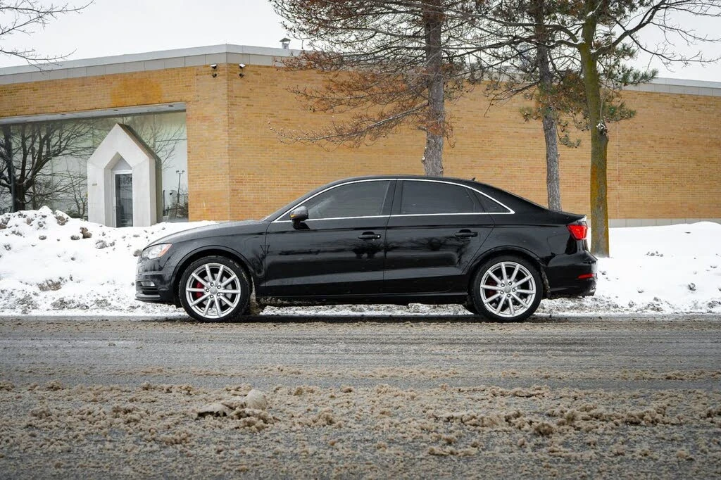 Audi S3 quattro* Technik* АвтоКредит* (ЦЕНА ДО БГ) - изображение 4