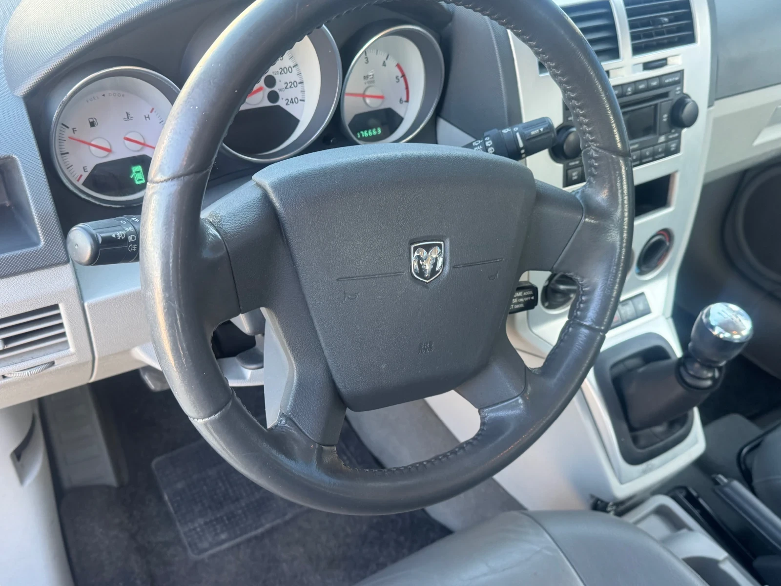 Dodge Caliber 2.0 TDI, снимка 9 - Автомобили и джипове - 53800366