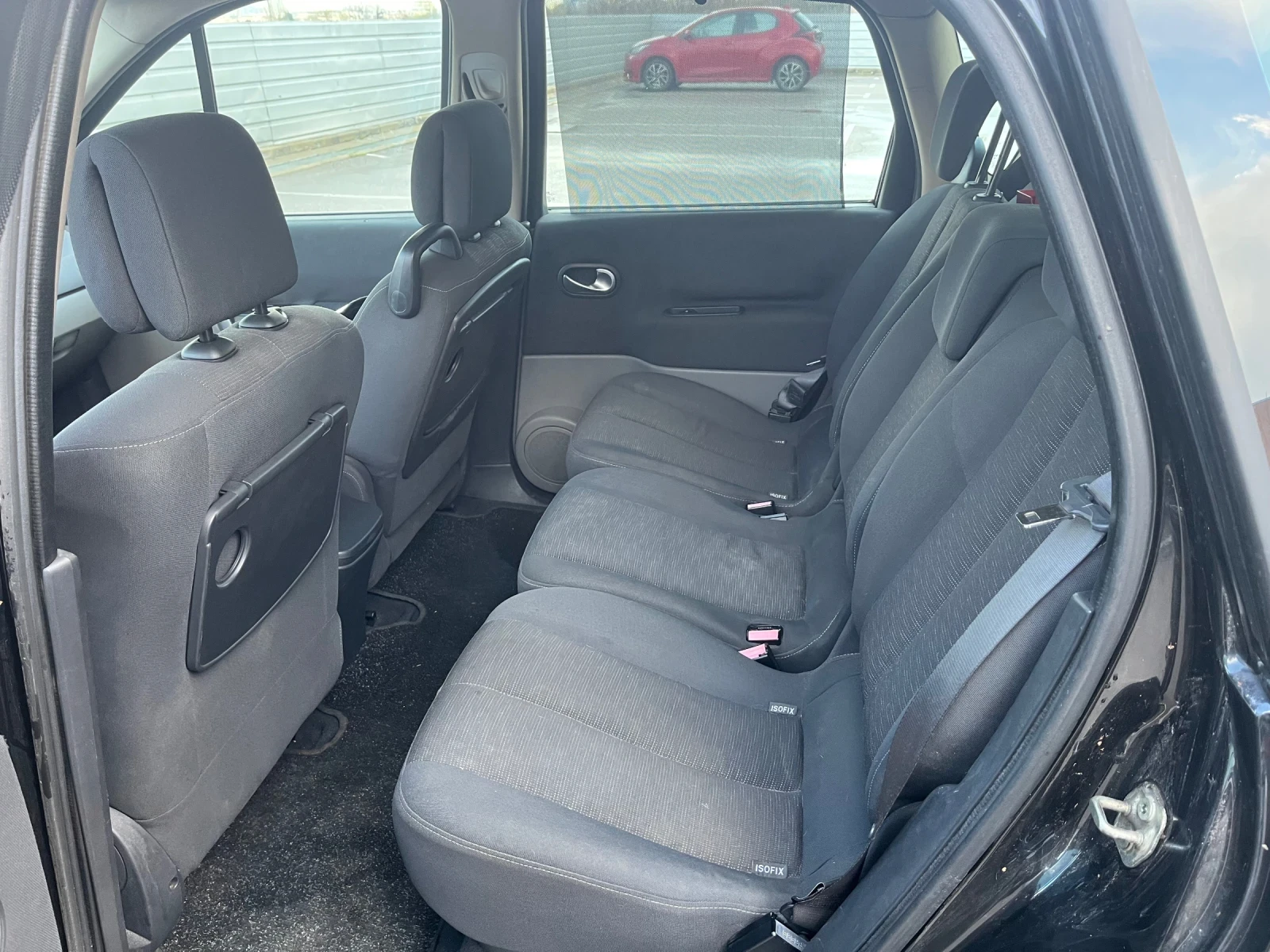 Renault Scenic 1.5 dCi, снимка 10 - Автомобили и джипове - 54001086