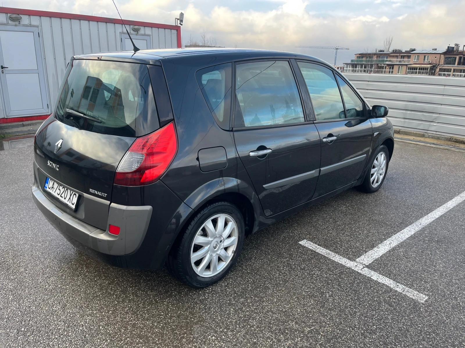 Renault Scenic 1.5 dCi, снимка 5 - Автомобили и джипове - 54001086
