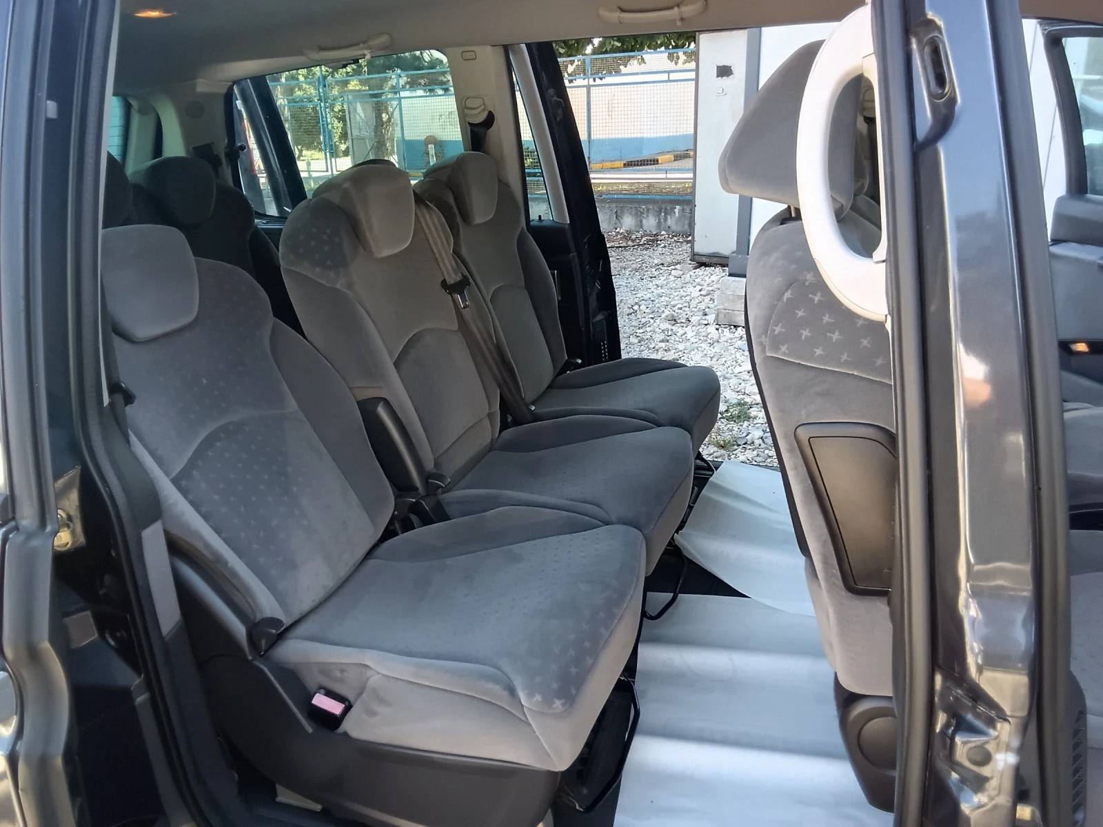 Peugeot 807 2.0 HDI 110кс., снимка 13 - Автомобили и джипове - 54219047