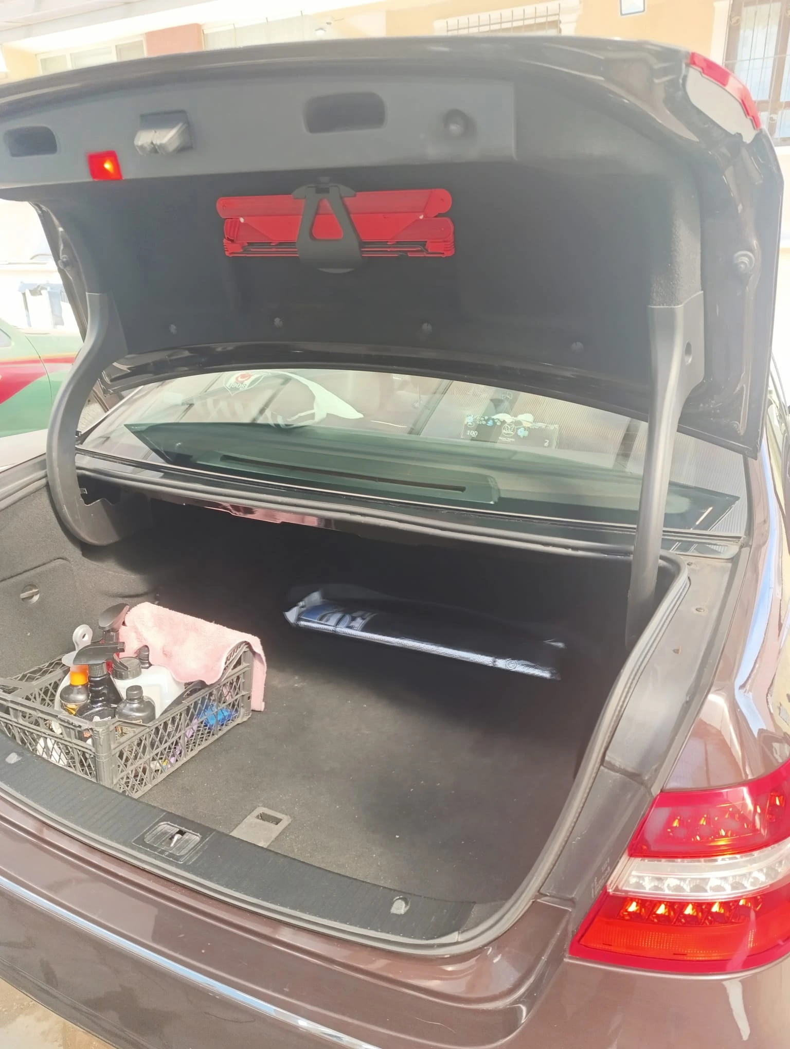 Mercedes-Benz E 250 BlueEFFICIENCY, снимка 15 - Автомобили и джипове - 54334219