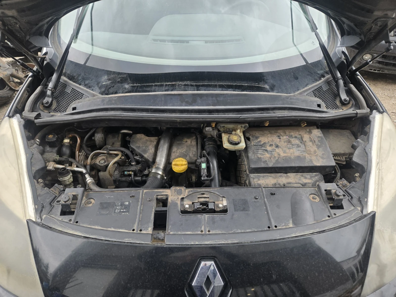 Renault Scenic 1.5дци, снимка 3 - Автомобили и джипове - 54546220