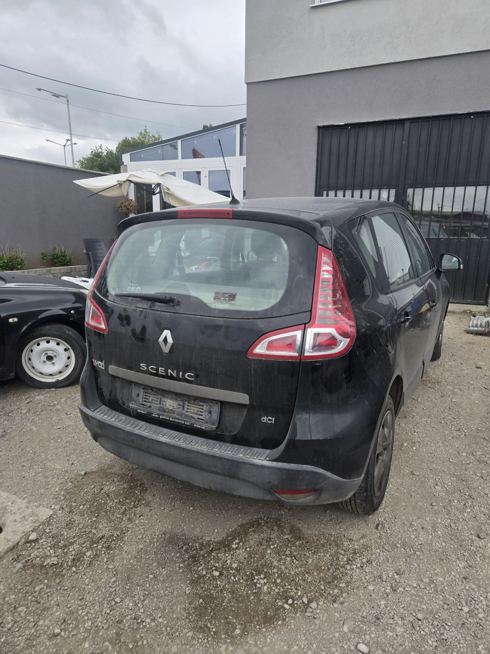 Renault Scenic 1.5дци, снимка 2 - Автомобили и джипове - 54546220