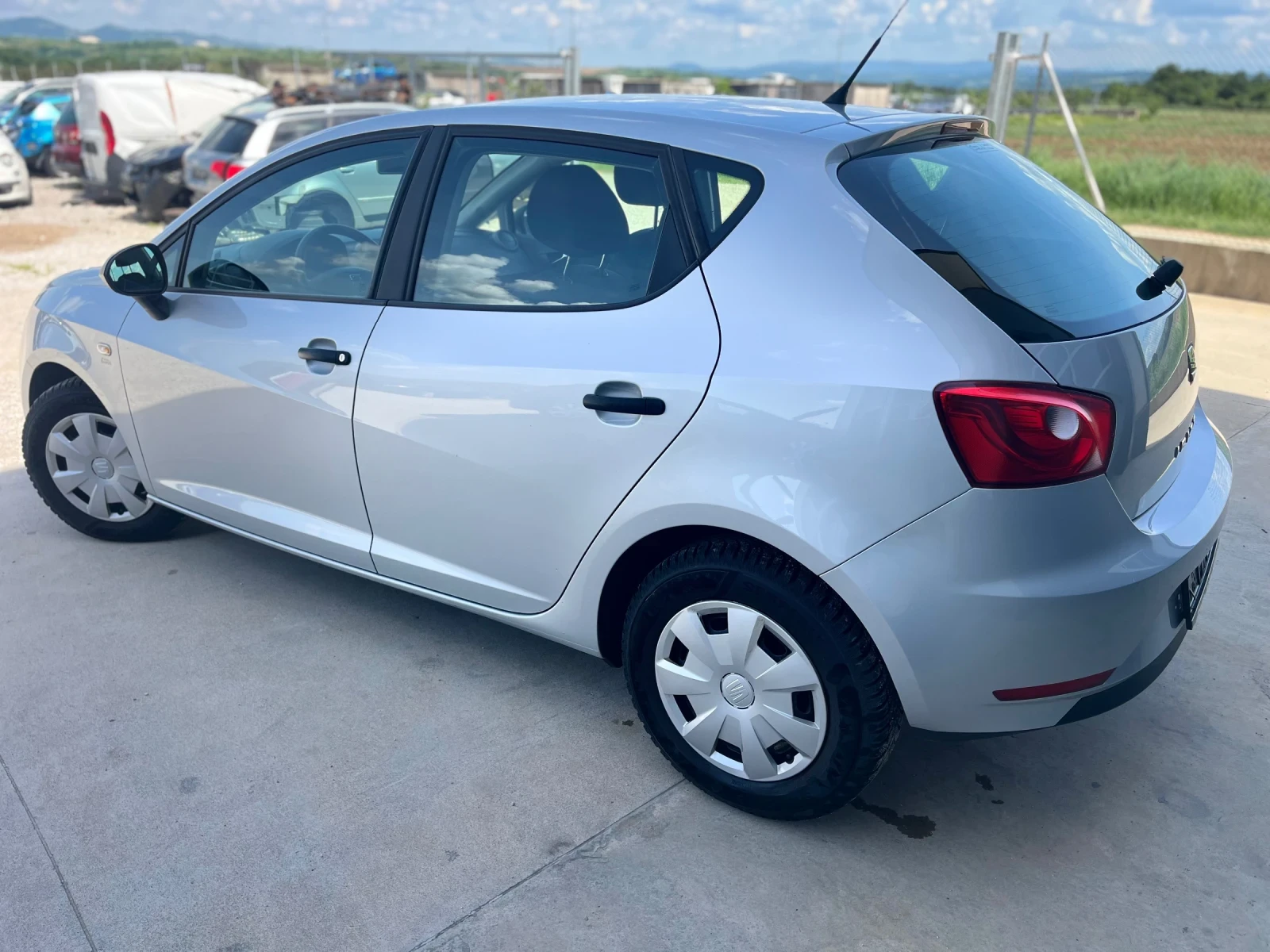Seat Ibiza Euro 6, снимка 5 - Автомобили и джипове - 54668867