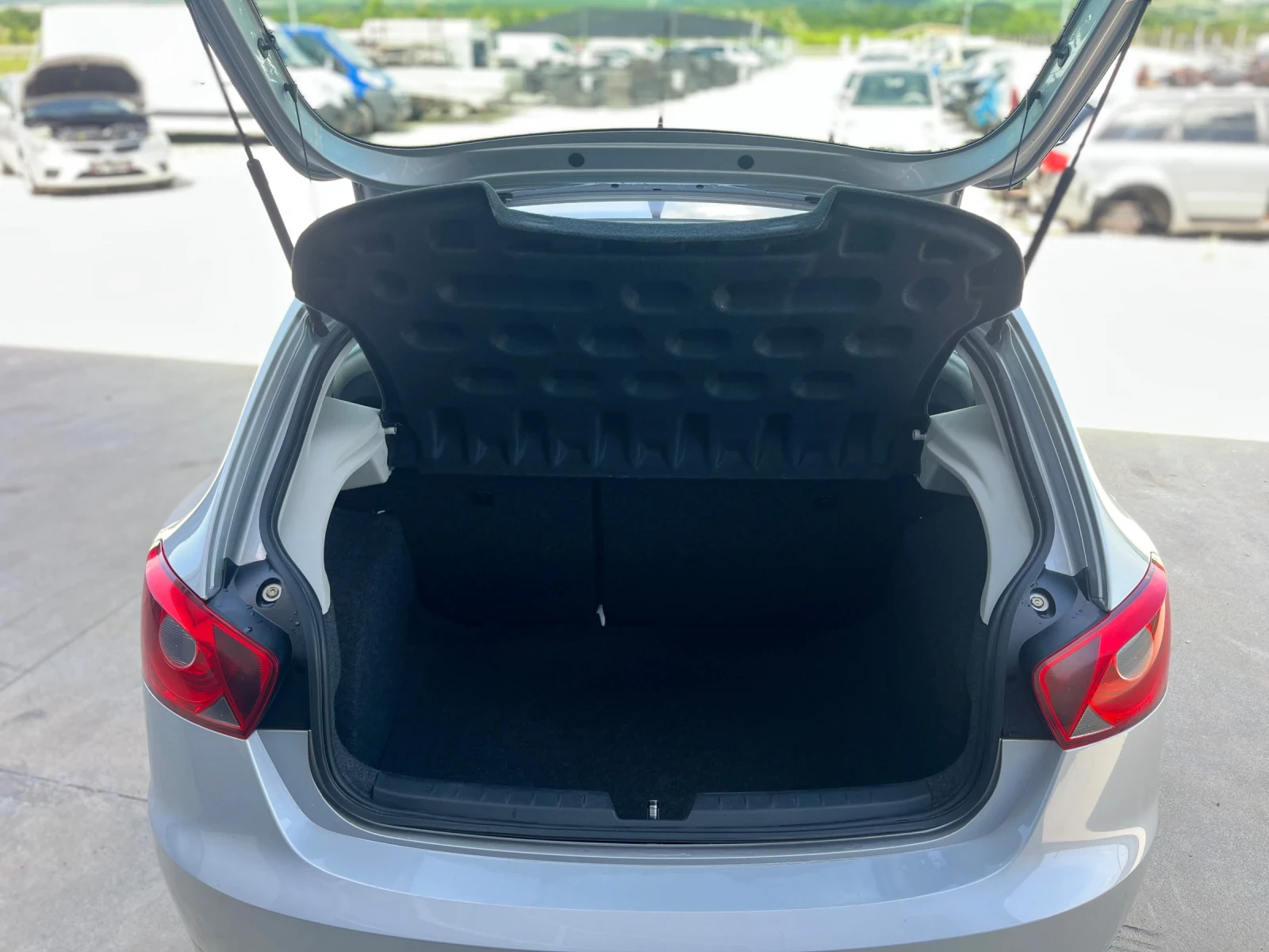 Seat Ibiza Euro 6, снимка 7 - Автомобили и джипове - 54668867