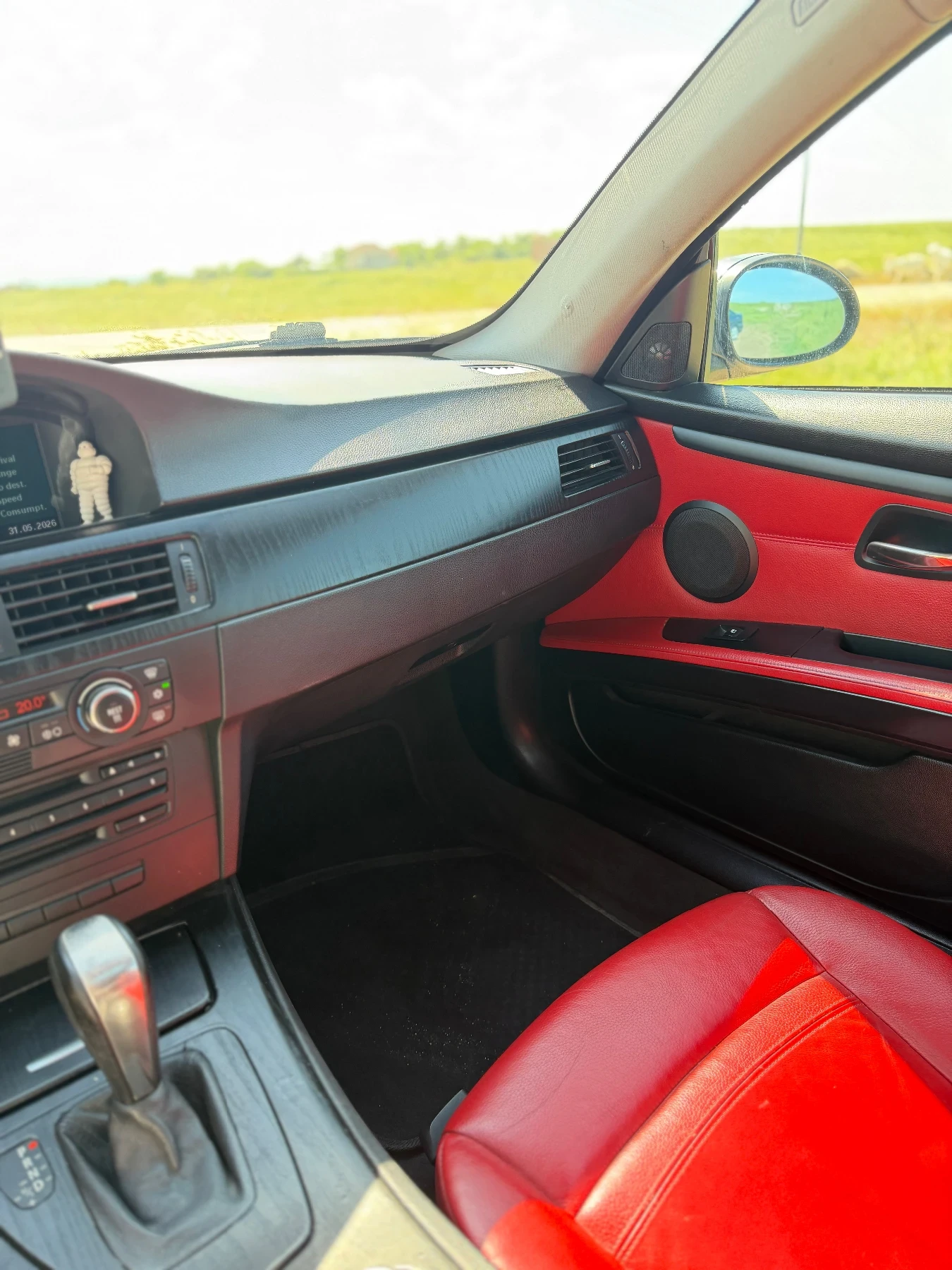 BMW 320, снимка 14 - Автомобили и джипове - 54728460