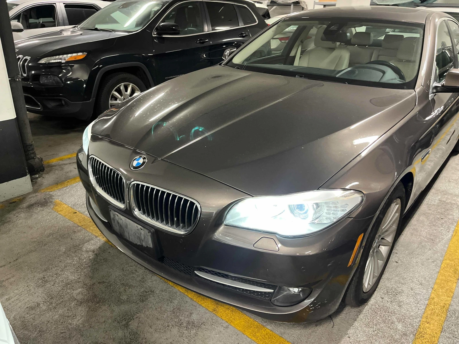 BMW 535 XDRIVE* LIEN ASSIST* DISTRONIC* Blind Spot* CARFAX, снимка 4 - Автомобили и джипове - 55671506