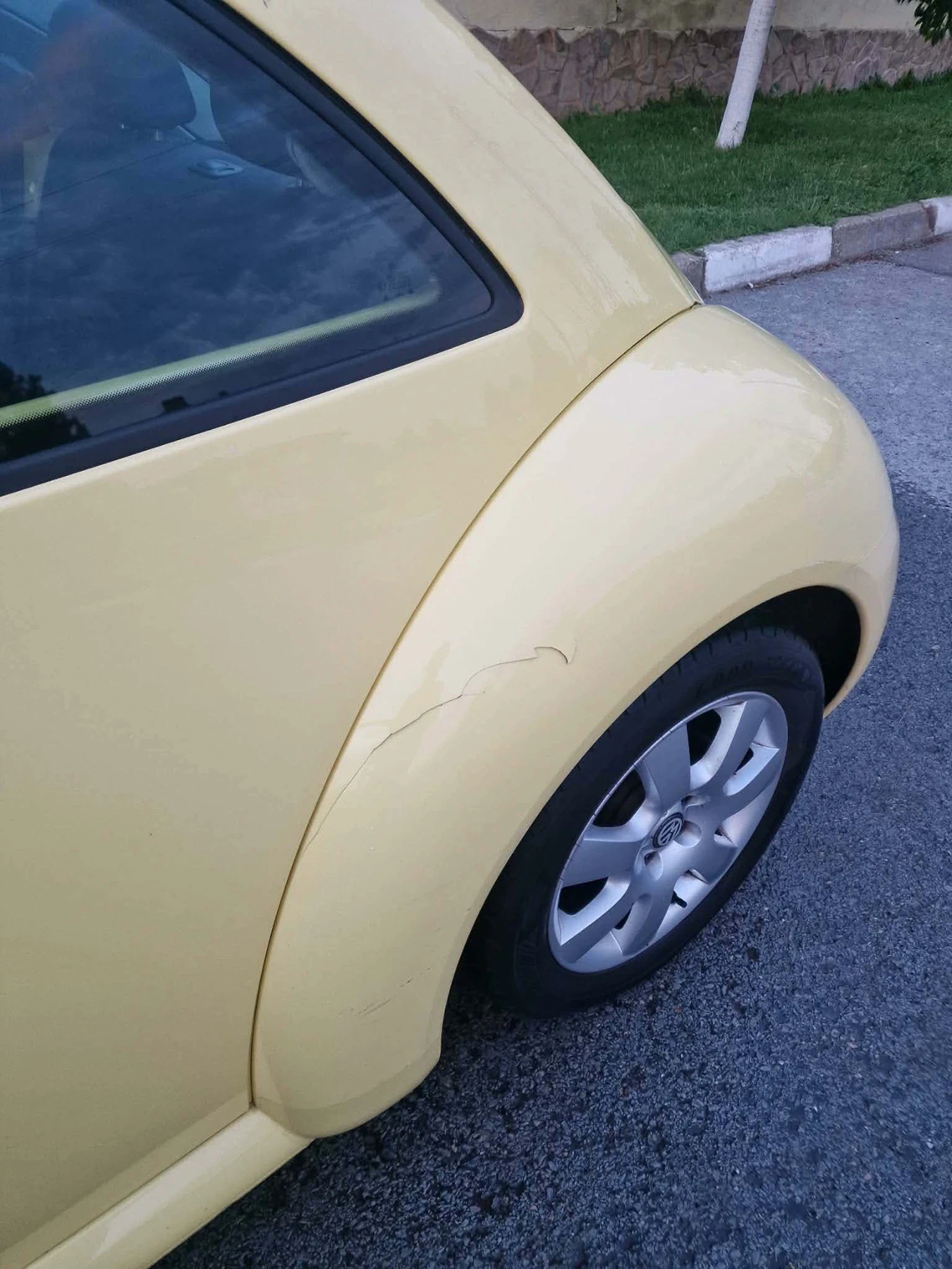 VW New beetle, снимка 6 - Автомобили и джипове - 55695953