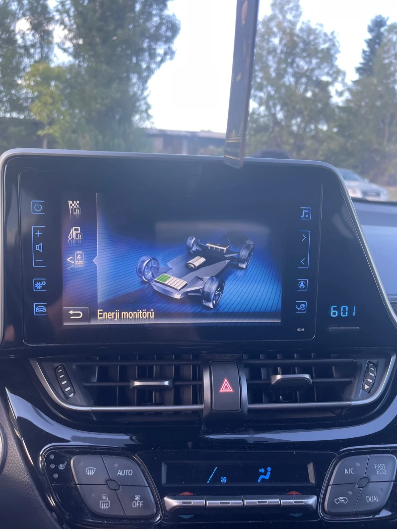 Toyota C-HR 1.8 , снимка 12 - Автомобили и джипове - 51750475