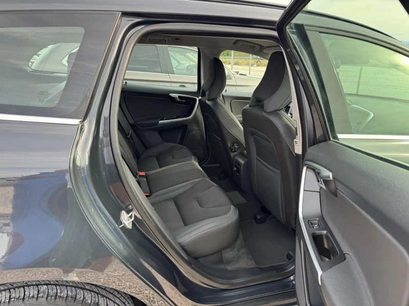 Volvo XC60 2.0d automat, снимка 13 - Автомобили и джипове - 51881722