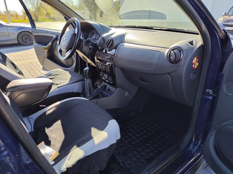 Dacia Duster Duster 1.6, 4x2, снимка 4 - Автомобили и джипове - 52692153