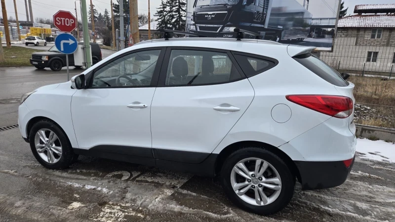 Hyundai IX35 1.7 Dizel 116 konq, снимка 4 - Автомобили и джипове - 53214805