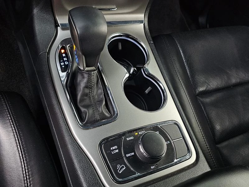 Jeep Cherokee 3.6 Limited| 295к.с.| ВКЛ.ТЕХНОТЕСТ, снимка 9 - Автомобили и джипове - 55644061
