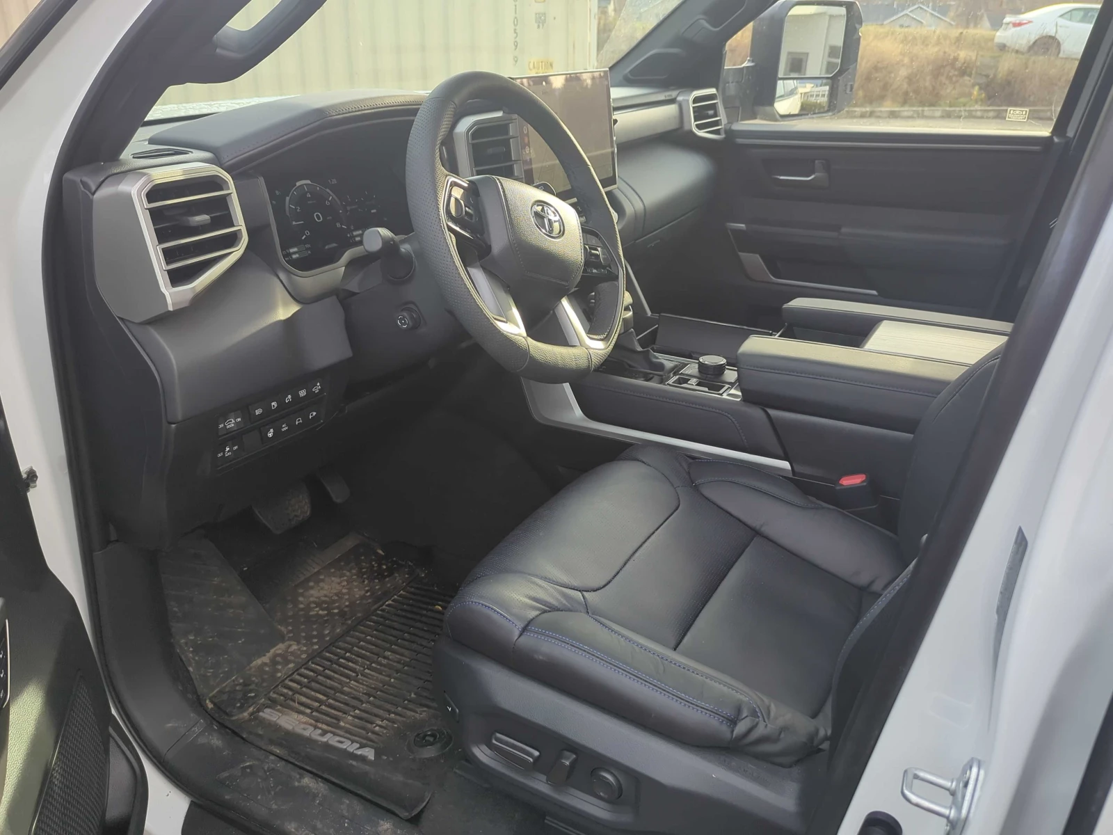 Toyota Sequoia * CARFAX * БЕЗ ПЪРВОНАЧАЛНА ВНОСКА - изображение 6