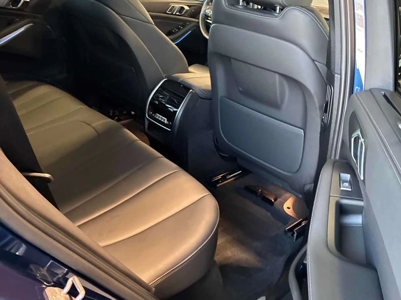 BMW X5 xDrive45e/CARFAX/360 CAM/PANO/ДИСТРОНИК, снимка 10 - Автомобили и джипове - 53841945