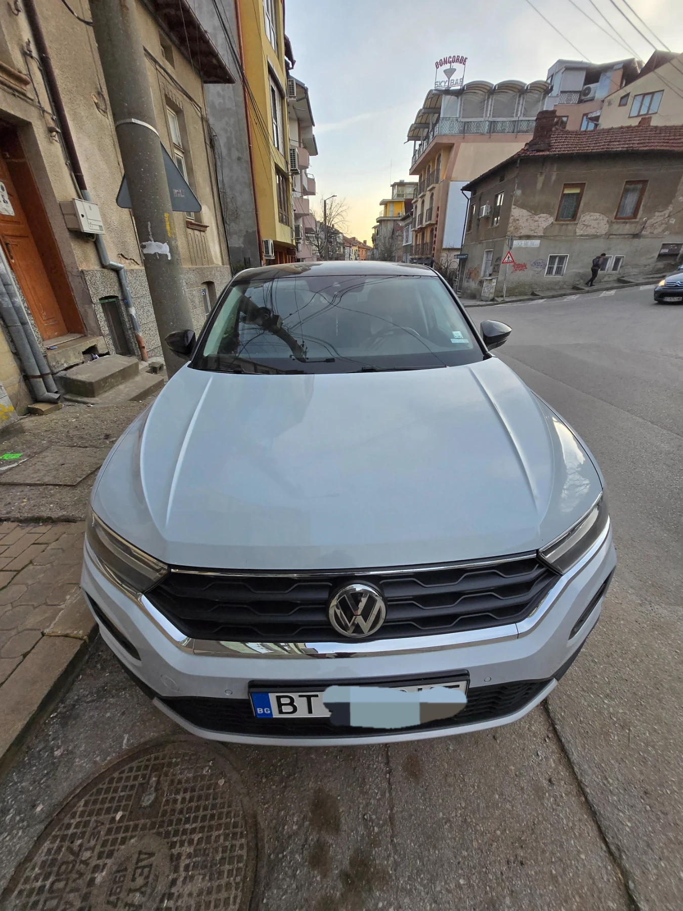 VW T-Roc, снимка 4 - Автомобили и джипове - 53848790