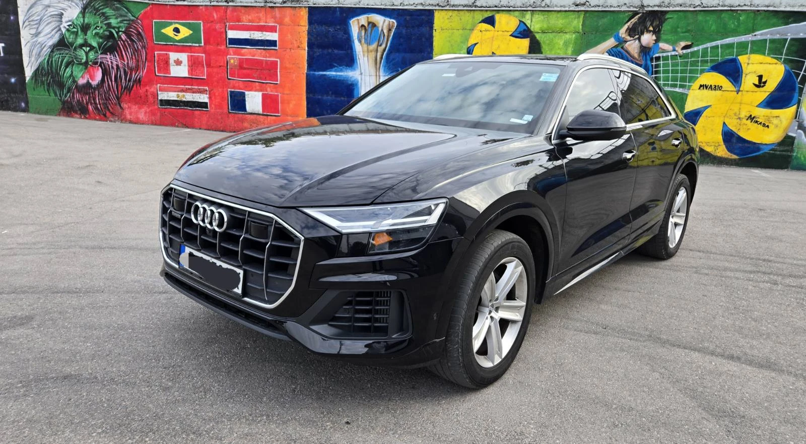 Audi Q8 Premium + 