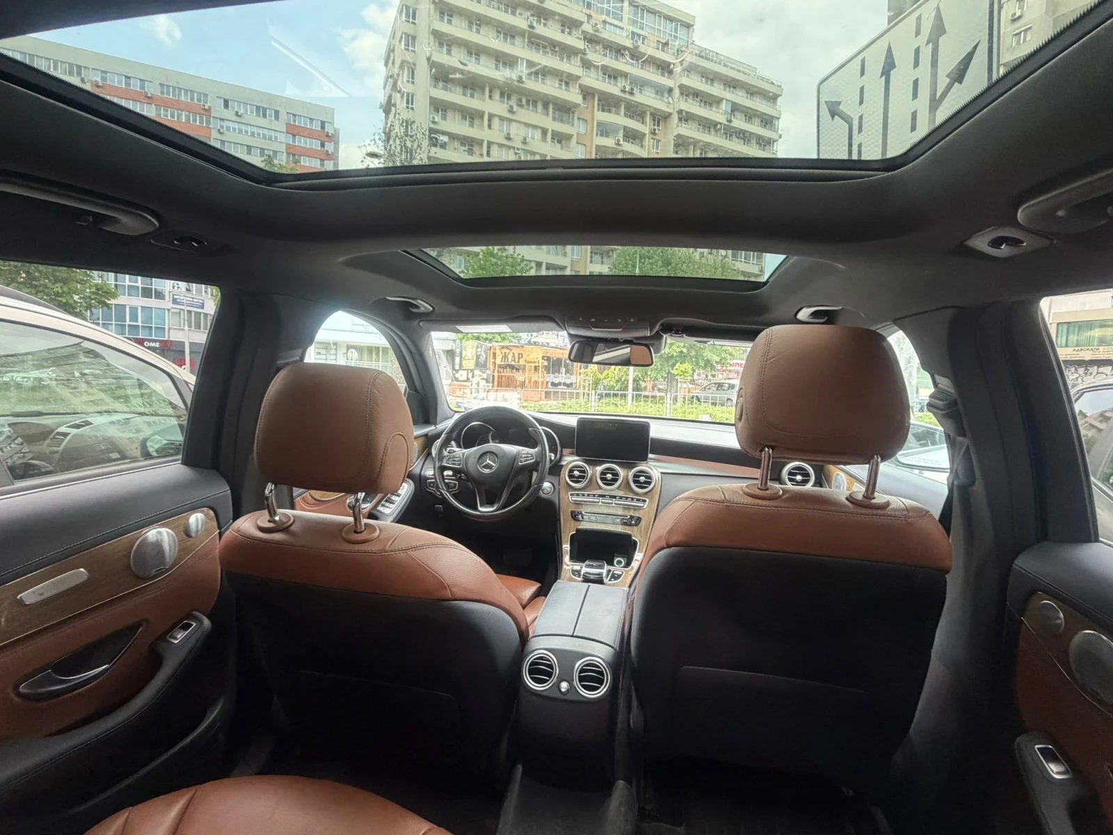 Mercedes-Benz GLC 300 4 MATIC* 360 камери* панорама* keyless* burmester*, снимка 14 - Автомобили и джипове - 54562926