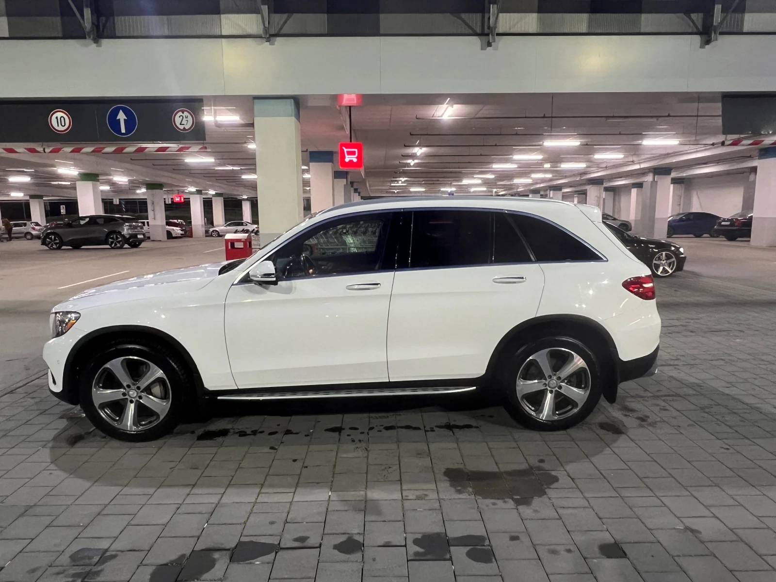Mercedes-Benz GLC 300 4 MATIC* 360 камери* панорама* keyless* burmester*, снимка 8 - Автомобили и джипове - 54562926