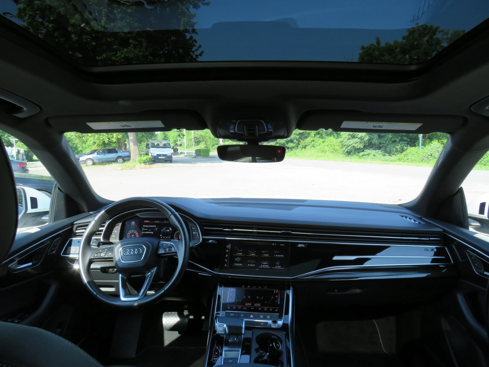 Audi Q8 * RSQ-PACK S-LINE B&O PANO MATRIX* , снимка 13 - Автомобили и джипове - 54787858
