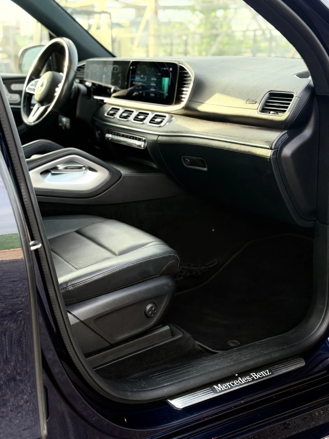 Mercedes-Benz GLE 350 4MATIC/AMG/NIGHT/BURMESTER/360/Подгрев/Пано, снимка 8 - Автомобили и джипове - 54998649