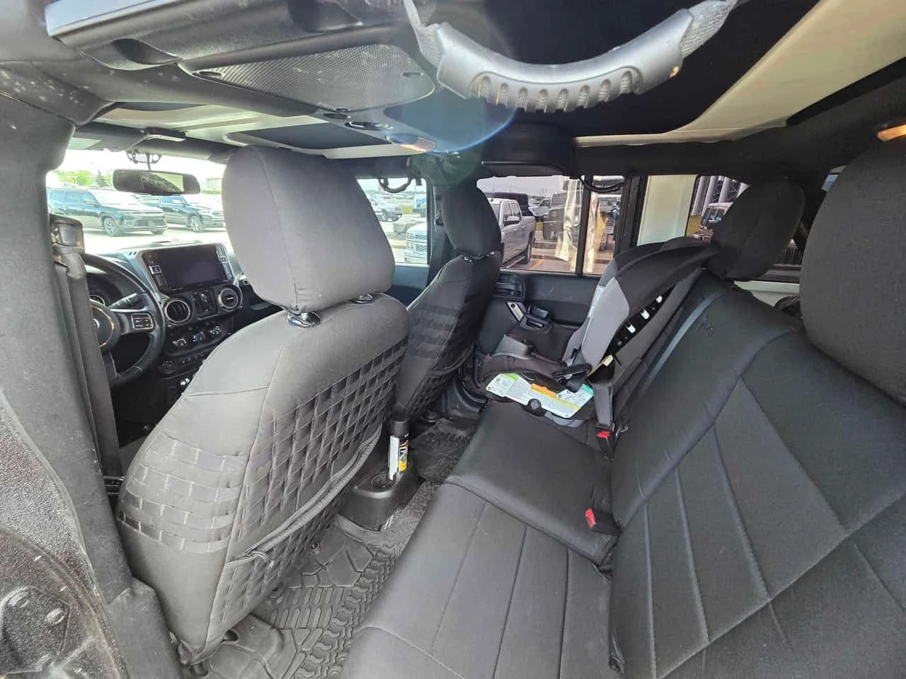 Jeep Wrangler * 75th Anniversary * CARFAX * ЦЕНА ДО БГ, снимка 17 - Автомобили и джипове - 55040511