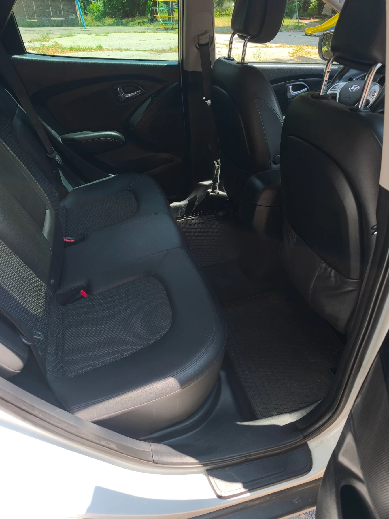 Hyundai IX35 2.0 CRDI, 4WD, 136к.с., снимка 6 - Автомобили и джипове - 55351625