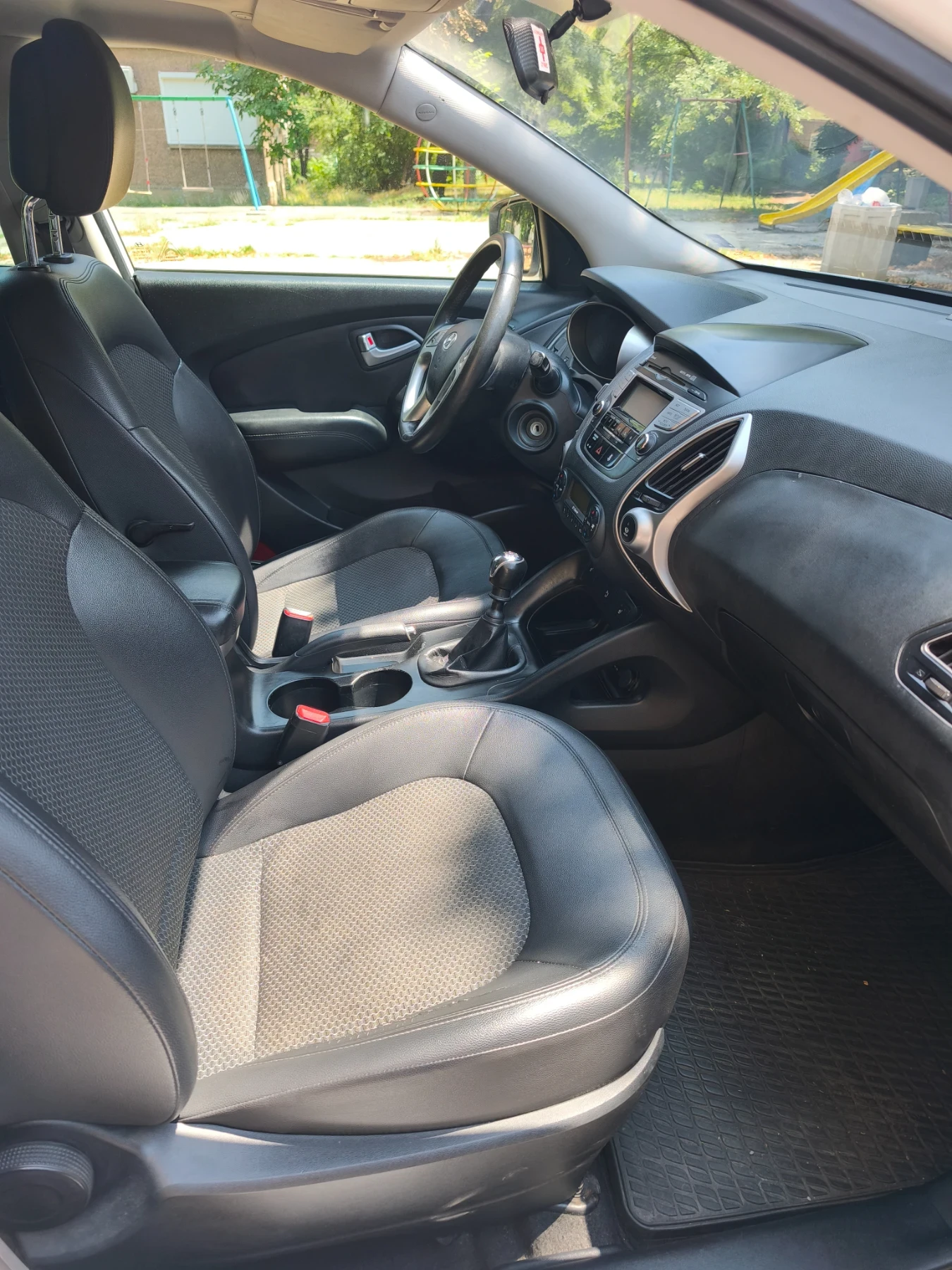 Hyundai IX35 2.0 CRDI, 4WD, 136к.с., снимка 7 - Автомобили и джипове - 55351625