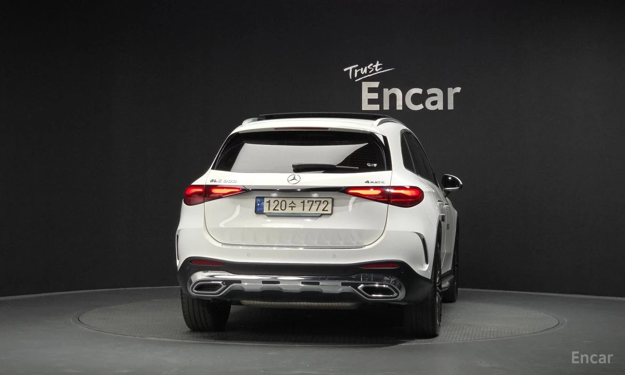 Mercedes-Benz GLC 300 4MATIC* AMG* HEAD UP* 360* ОБДУХВАНЕ* КРАЙНА ЦЕНА, снимка 4 - Автомобили и джипове - 55534511
